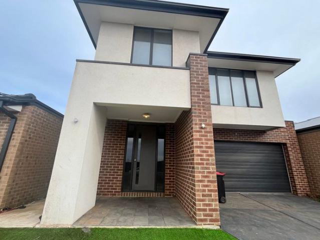 Modern & Stylish Family Living in Truganina !