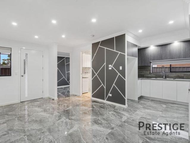 Modern & Stylish Granny Flat in the Heart of Fairfield West !