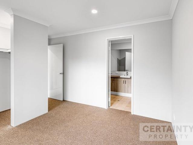 Modern stylish Home perfect for small families in Byford