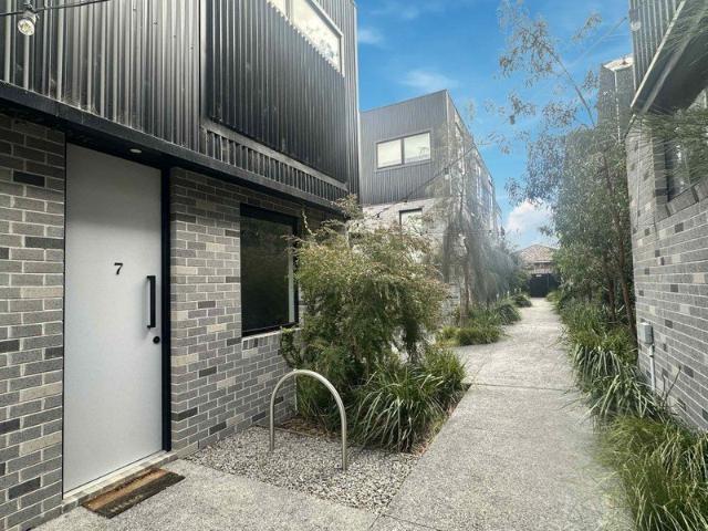 Modern & Stylish in a Prime Reservoir Location!