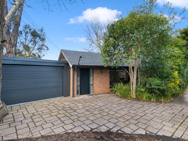 Modern & Stylish Living in a Convenient Bayswater Location – Surreal Property Group
