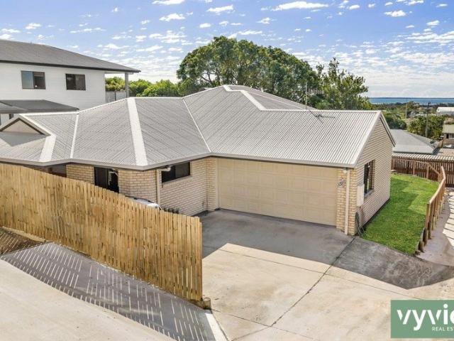 Modern & Stylish Living in South Gladstone With Ocean Views