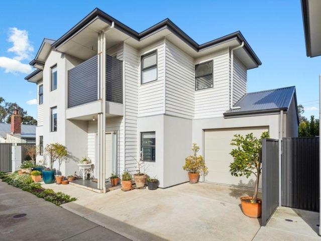 Modern, Stylish & Low Maintenance Living in the Heart of Mount Barker