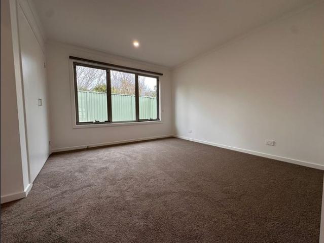 Modern, Stylish & Low Maintenance – Two Bedroom Home