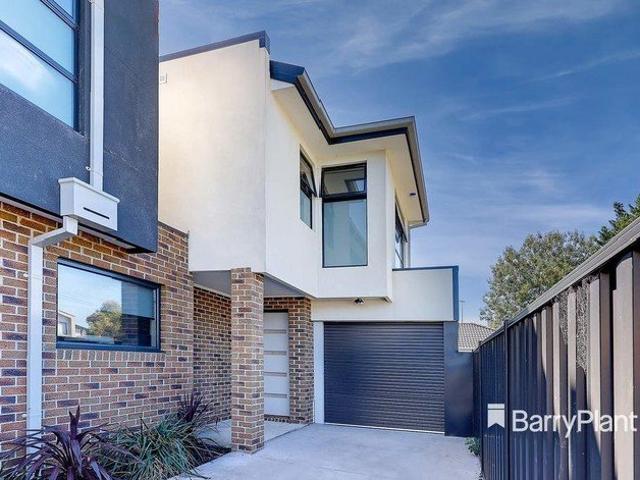 Modern, Stylish & Move In Ready Townhouse