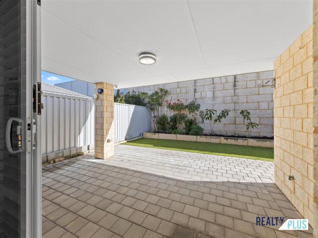 Modern, Stylish & Secure Family Comfort Opposite the Park!