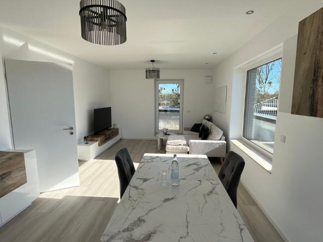Modern & Stylish Short Term Apartment in Duisburg South, Duisburg Amsterdam Apartments for Rent