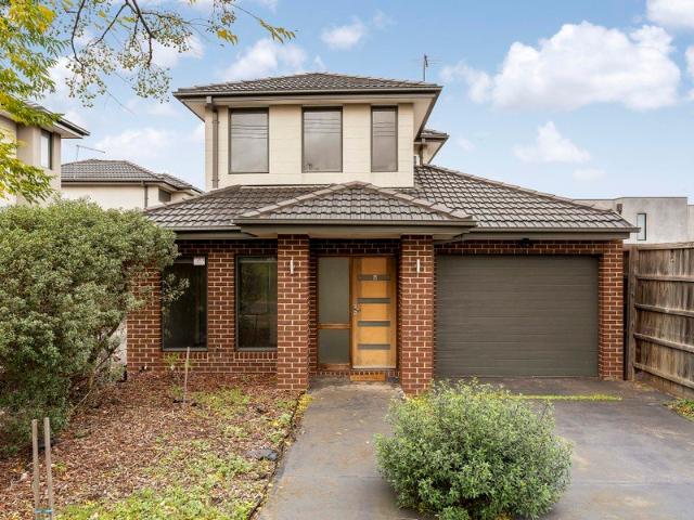 Modern Street Facing Townhouse in a Prime Sydenham Location