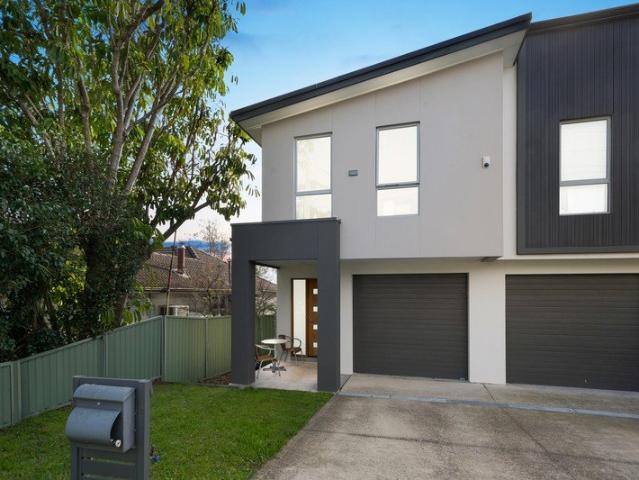 Modern Street Facing Townhouses in Penrith!