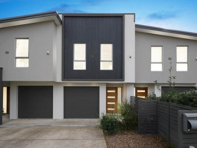 Modern Street Facing Townhouses in Penrith!