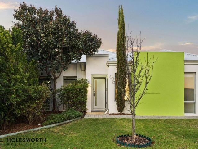 Modern Street Front Living with Style and Convenience