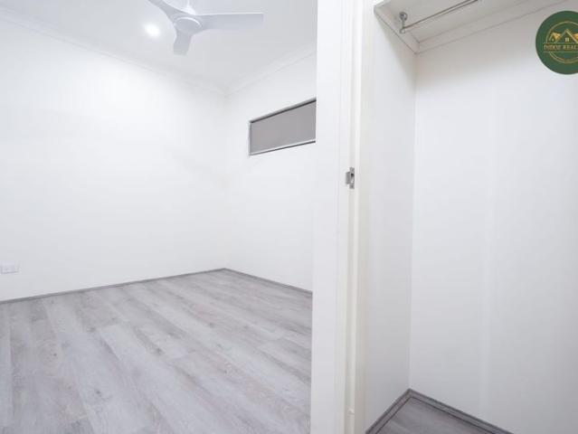 Modern Street Front 3 Bedroom, 2 Bathroom Unit in Balga