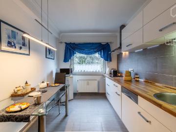 Modern suite in calm area, Koln Amsterdam Apartments for Rent