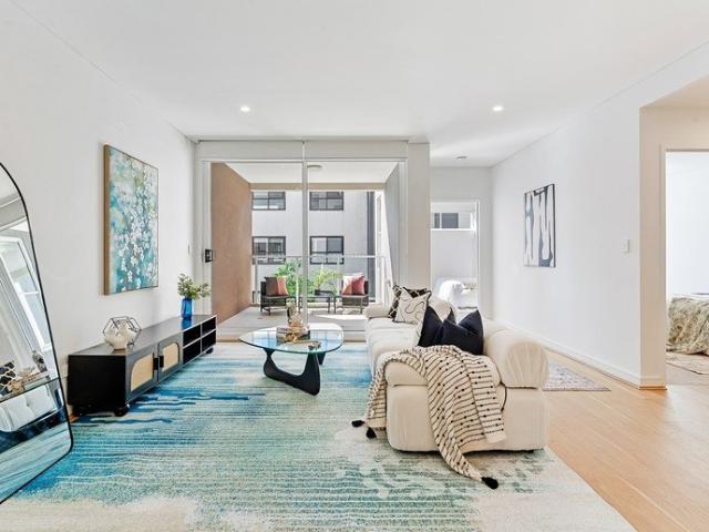 Modern Sunlit Apartment in Prime Asquith Location