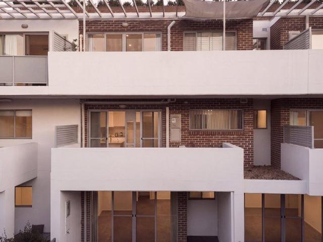 Modern Sunny North Facing Two Bedroom Apartment with Spacious Balcony and park views