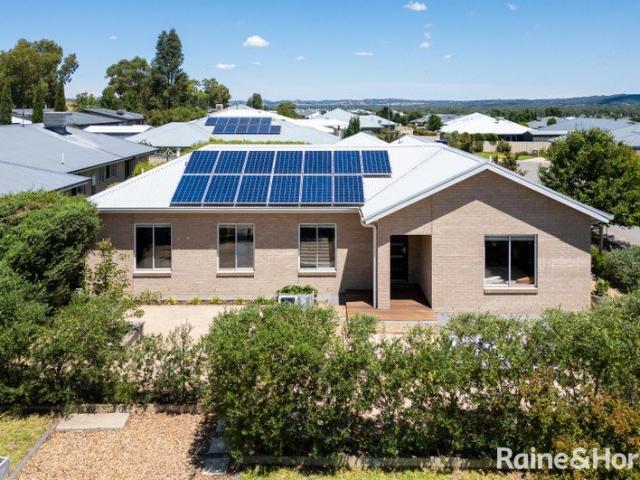 Modern, Sustainable Living in a Peaceful Location