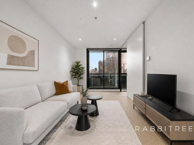 Modern Swanston Square Living with Approx. 9% Gross Rental Yield