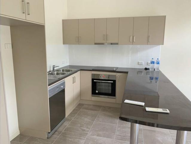 MODERN PAD IN WOODLANDS ESTATE!