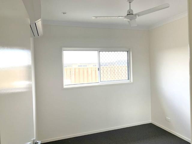 MODERN PAD IN WOODLANDS ESTATE!