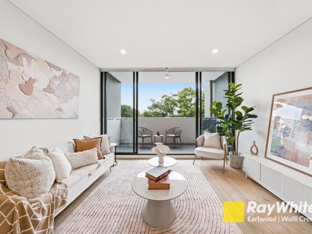 SOLD! Call Jimmy Zhou 0410 325 888 and Marcia Wang 0460 888 688
