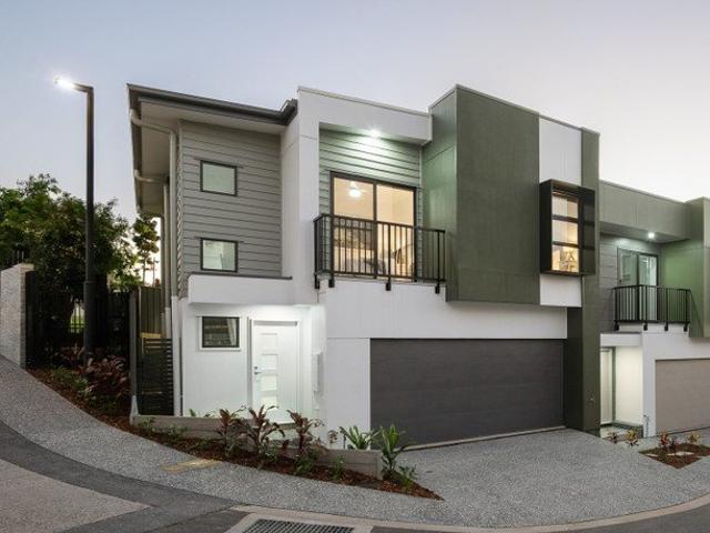 Mansfield State High Catchment Owner Moved Overseas, Must Be Sold!