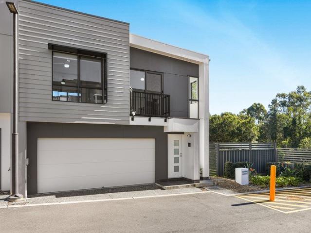 Modern Parkside Living in the Mansfield State High School Catchment
