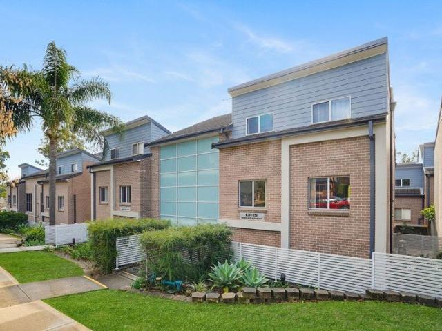 MODERN PENRITH LIVING IN A CONVENIENT LOCATION