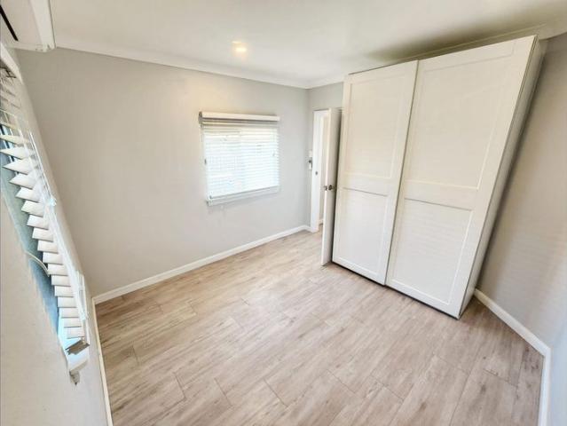 Modern & Private 1 Bedroom Home in a Convenient Crestwood Location