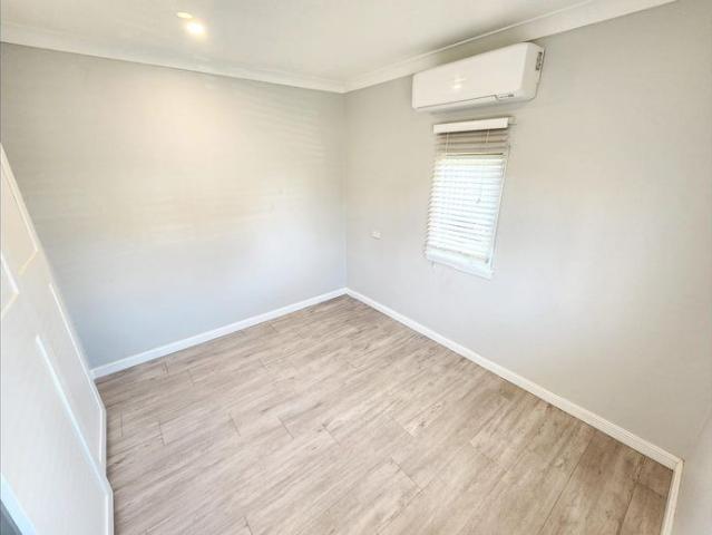 Modern & Private 1 Bedroom Home in a Convenient Crestwood Location