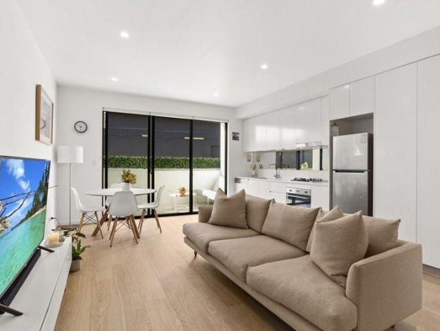 Modern, private and prime location
