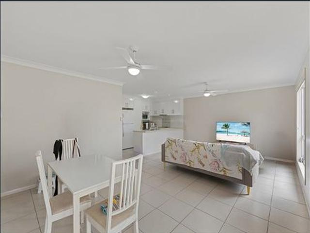 Modern, Private & Convenient – Immaculate Two Bedroom Unit