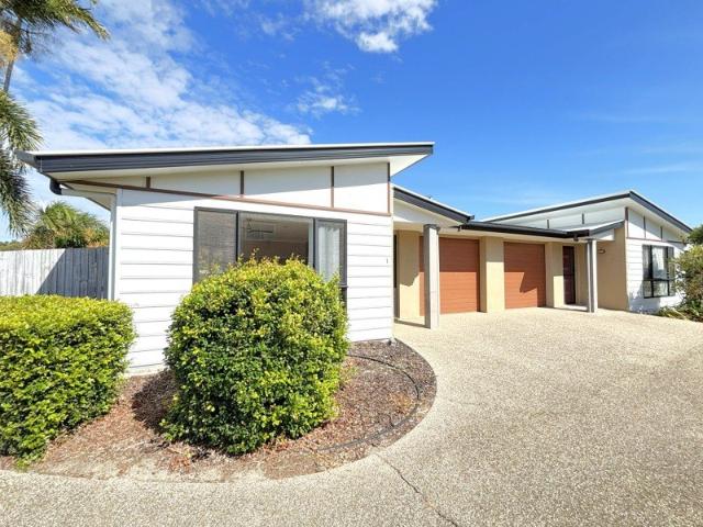 Modern, Private Living in a Quiet Complex â Walk to Town!