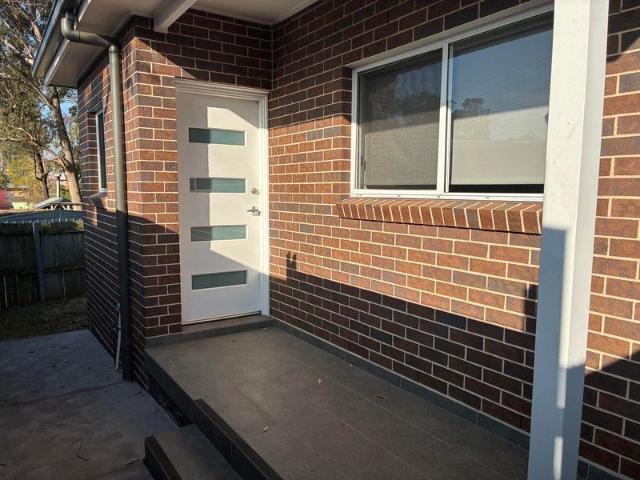 MODERN, PRIVATE & MOVE IN READY GRANNY FLAT