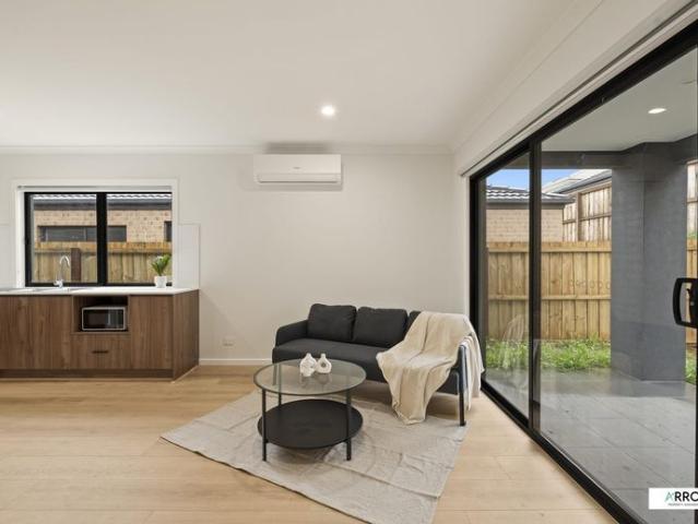 Modern Private Rooms with Ensuite & Utilities Included