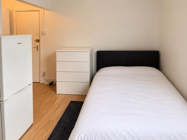 Modern Private Studio – Neasden NW10