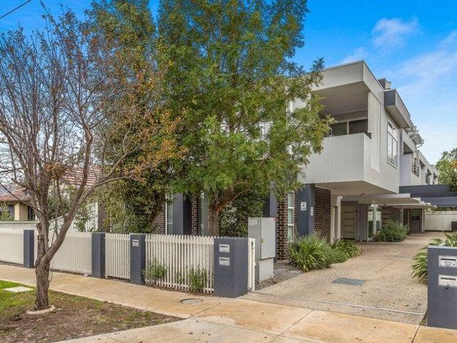 Modern Property In The Heart of Sunshine!