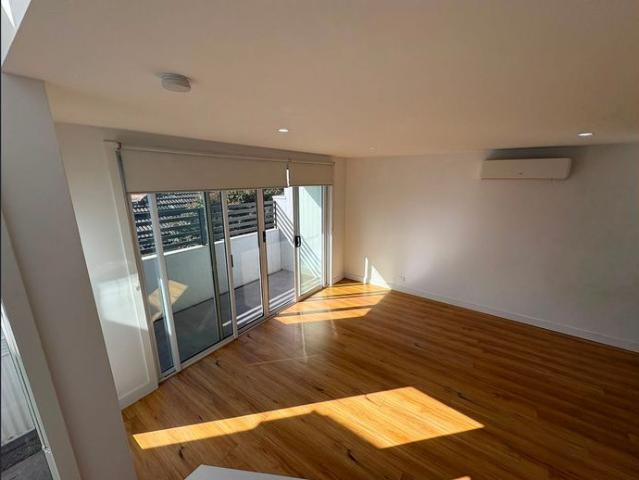 Modern Property In The Heart of Sunshine!