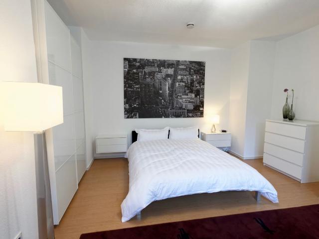 Modern & quiet 2 room flat in Cologne Lindenthal with garden view 2 minutes away from citypark, Koln Amsterdam Apartments for Rent