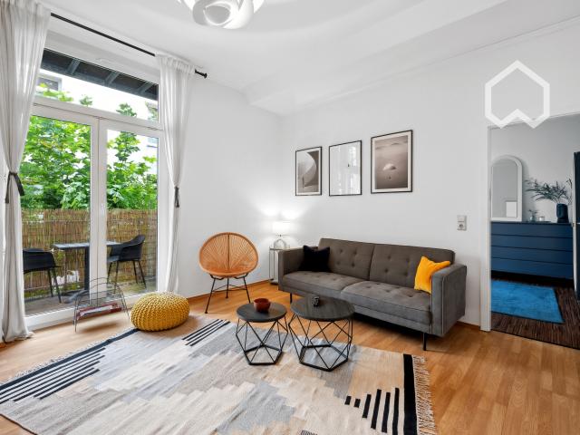 Modern, quiet, beautiful & super central home in Düsseldorf Medienhafen