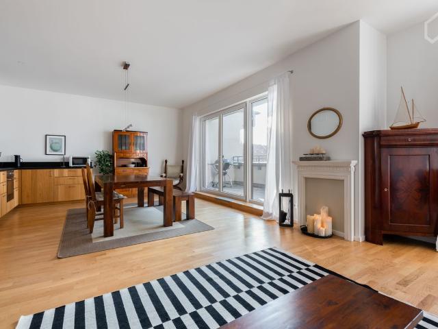 Modern Rooftop Apartment with stunning Lakeview in quiet street close to Schloss Cecilienhof, Potsdam Amsterdam Apartments for Rent