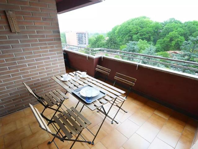 Modern room in 4 bedroom apartment in Bilbao with private bathroom and Balcony