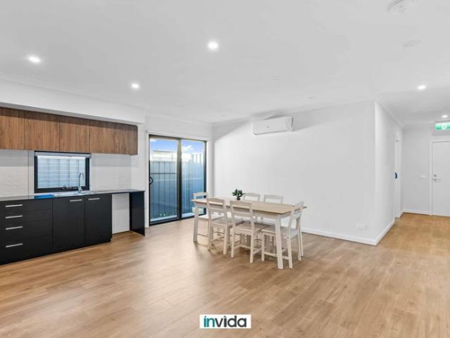 MODERN ROOMING HOUSE AFFORDABLE, PRIVATE ROOM WITH ENSUITE AND KITCHENETTE, ALL BILLS INCLUDED & WI FI!