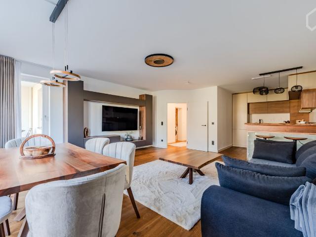 Modern Retreat with Designer Kitchen & Sunny Balcony, Berlin Amsterdam Apartments for Rent