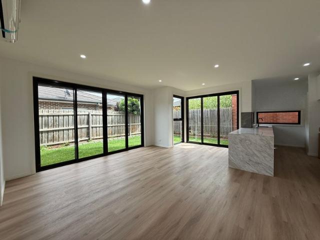 Modern, Ready to Move In Townhouses with Exceptional Convenience in Glenroy
