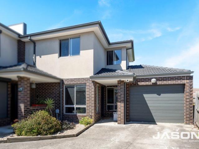 MODERN REAR TOWNHOUSE OFFERING COMFORT & CONVENIENCE