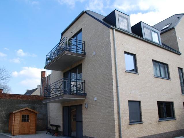 Modern recent appartement op 1eV met LIFT, 2 slaapkamers en zonneterras