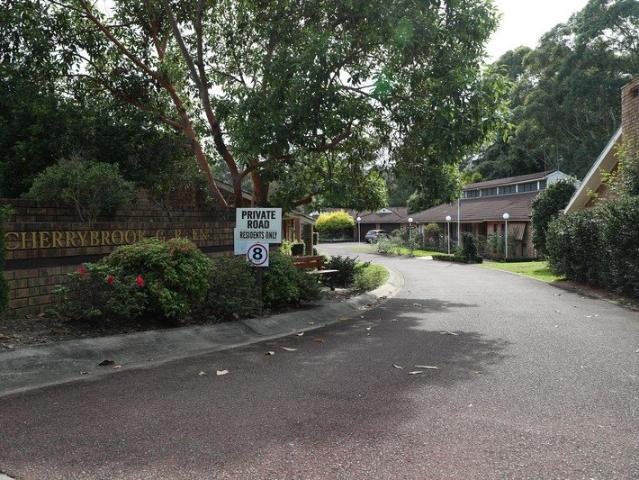 Modern Refurbished 2 Bedroom 2 Bathroom Unit For Sale