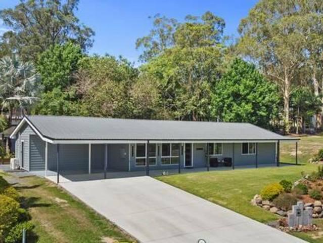 Modern renovated family home on acreage