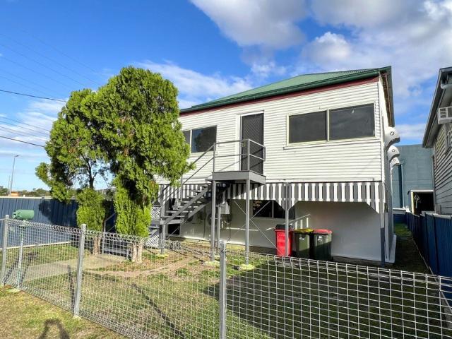 Modern Renovated Family Home in a Convenient Allenstown Location
