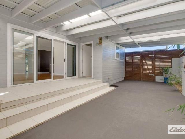 Modern, renovated family home!